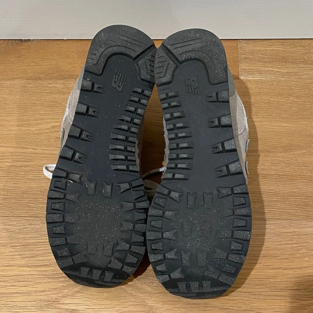 New Balance 574 Sneakers in Gray and White - Picture 7 of 8